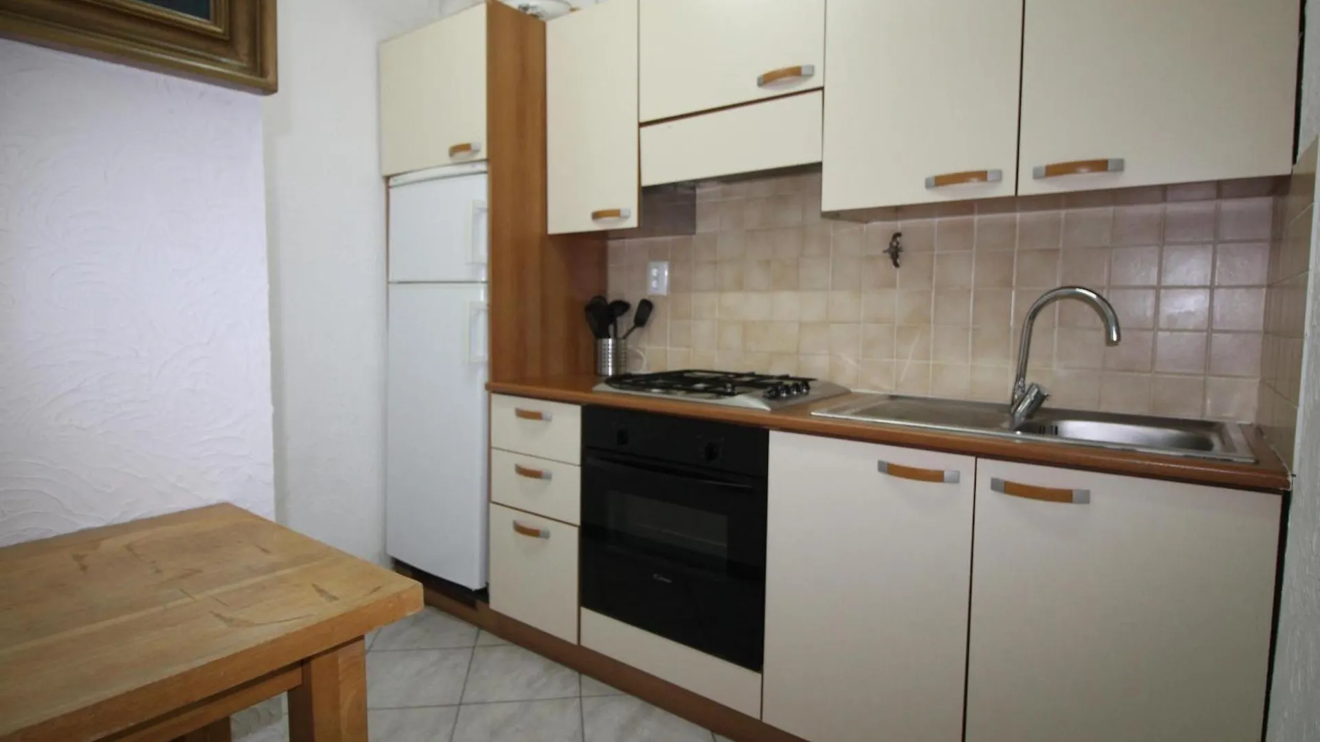 Apartment Grifeu 6 - Apartamento Situado Muy Cerca De La Playa De Cap Ras, Para 6 Personas - Es-228-195 Llanca